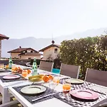 Ossuccio Grande C With Pool Sleeps 12 By Italian Dom wakacyjny *
