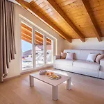 Ossuccio Grande C With Pool Sleeps 12 By Italian Dom wakacyjny Como