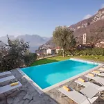 Ossuccio Grande C With Pool Sleeps 12 By Italian Dom wakacyjny Como