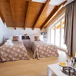 Ossuccio Grande C With Pool Sleeps 12 By Italian Dom wakacyjny *
