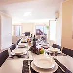 Dom wakacyjny Ossuccio Grande C With Pool Sleeps 12 By Italian Como