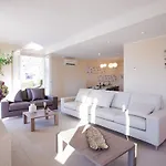 Ossuccio Grande C With Pool Sleeps 12 By Italian Dom wakacyjny Como