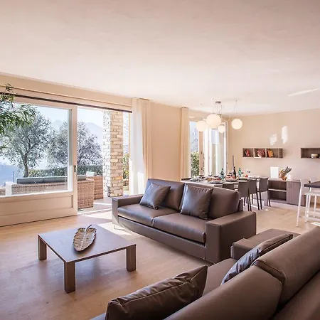 펜션 Ossuccio Grande C With Pool Sleeps 12 By Italian 코모