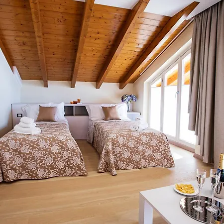 Ossuccio Grande C With Pool Sleeps 12 By Italian 펜션 *