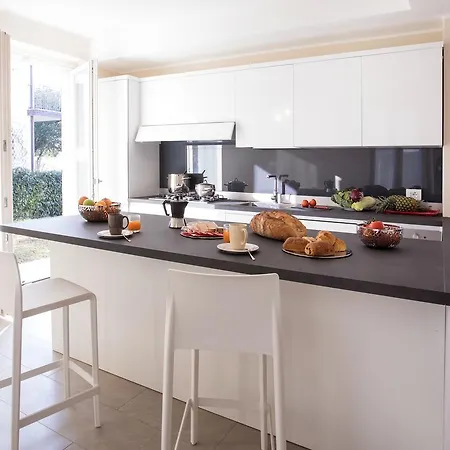 Ossuccio Grande C With Pool Sleeps 12 By Italian 펜션 코모