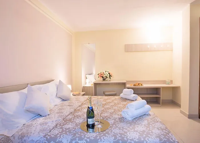 Ossuccio Grande C With Pool Sleeps 12 By Italian Όπως