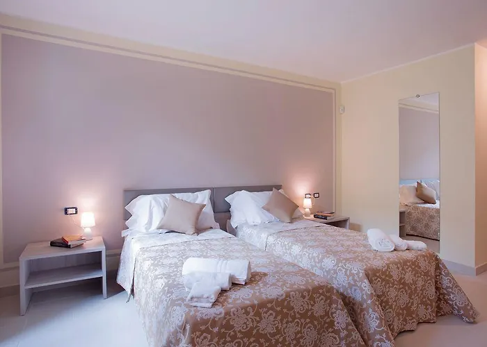 Ossuccio Grande C With Pool Sleeps 12 By Italian * Όπως