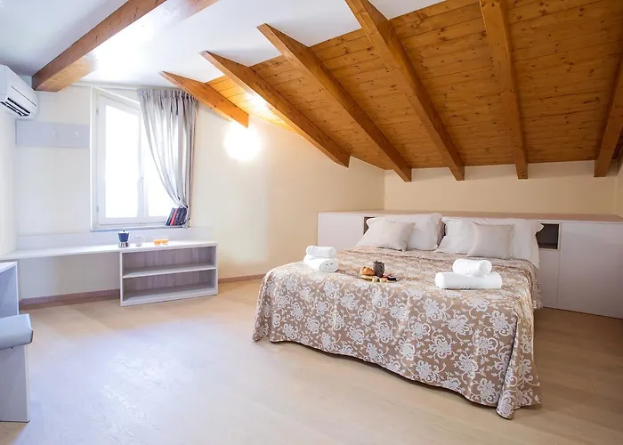 Ossuccio Grande C With Pool Sleeps 12 By Italian Όπως