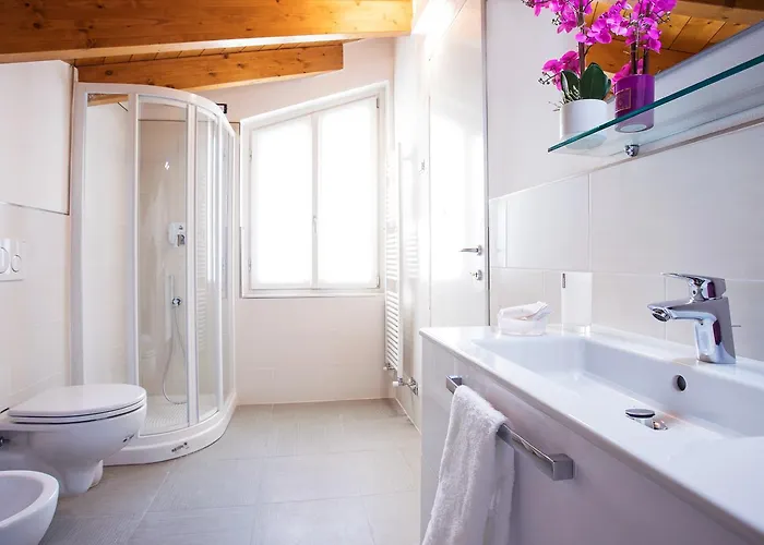 Σπίτι διακοπών Ossuccio Grande C With Pool Sleeps 12 By Italian *