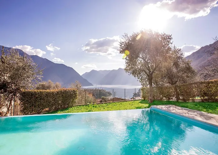 Ossuccio Grande C With Pool Sleeps 12 By Italian Όπως