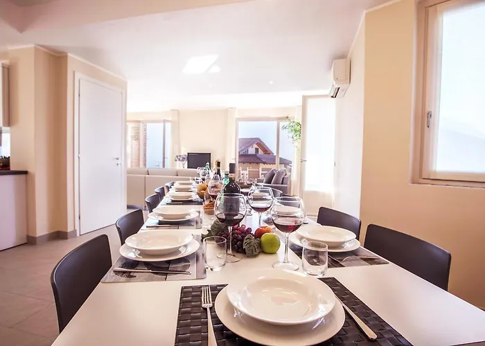Σπίτι διακοπών Ossuccio Grande C With Pool Sleeps 12 By Italian Όπως