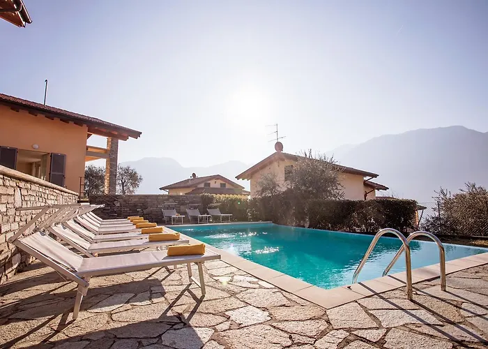 Σπίτι διακοπών Ossuccio Grande C With Pool Sleeps 12 By Italian Όπως