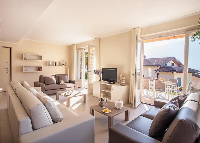 Ossuccio Grande C With Pool Sleeps 12 By Italian Όπως