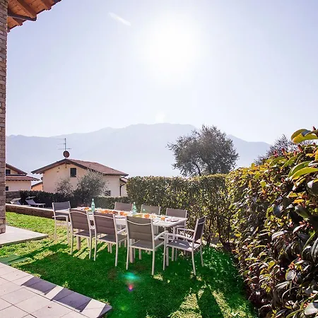 Ossuccio Grande C With Pool Sleeps 12 By Italian Дом отдыха *